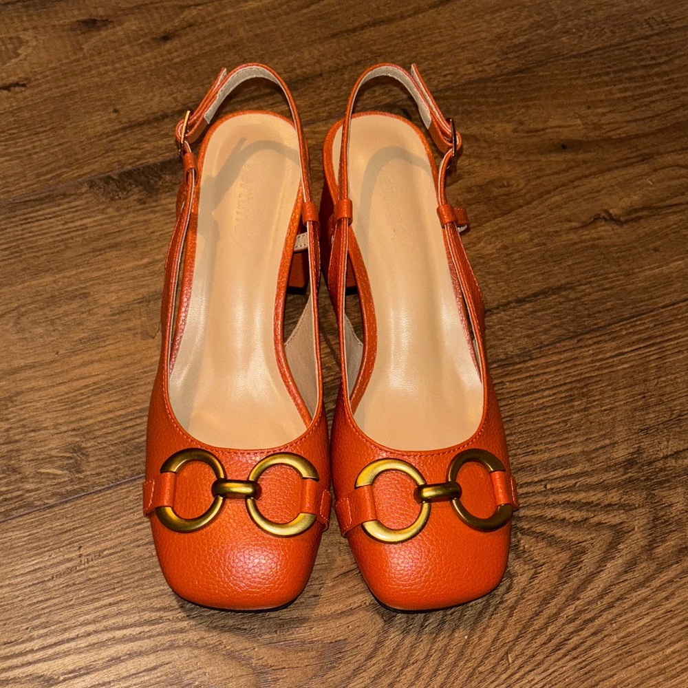 Chic Orange Slingback Heels with Gold Accents